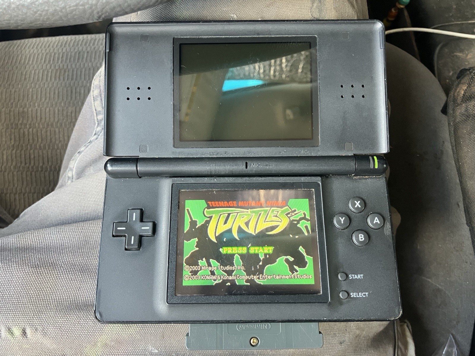 Nintendo DS Lite Black Bundle, 10 Games, 7 DS, 3 GBA, Mario, TMNT, Charger, Case