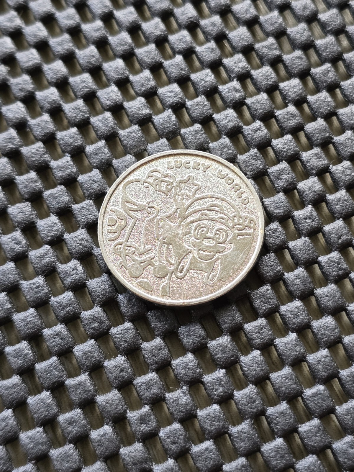 Super Mario Lucky World Coin Medal Nintendo Gachapon Rare Promo SNES GB [Chuck]