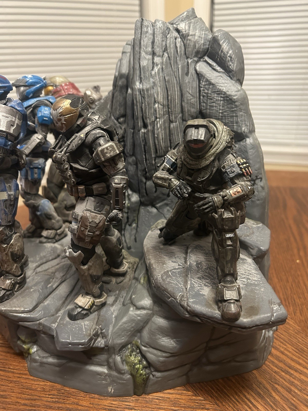 Halo Reach Legendary Edition Statue Noble (MISSING SOME WEAPONS)