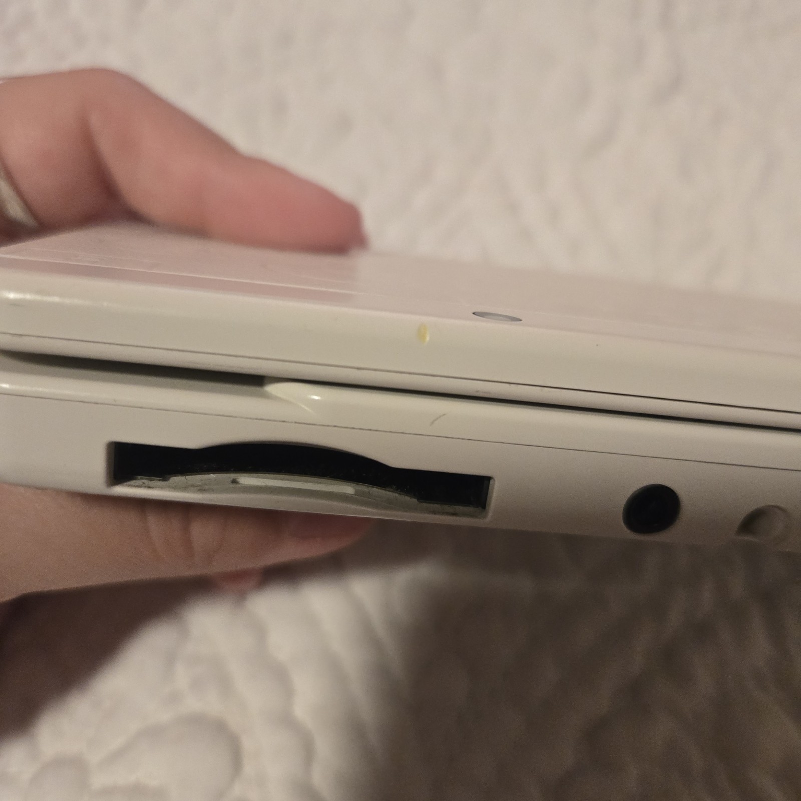 Nintendo New 3DS Super Mario Edition Handheld System – White TESTED No Stylus
