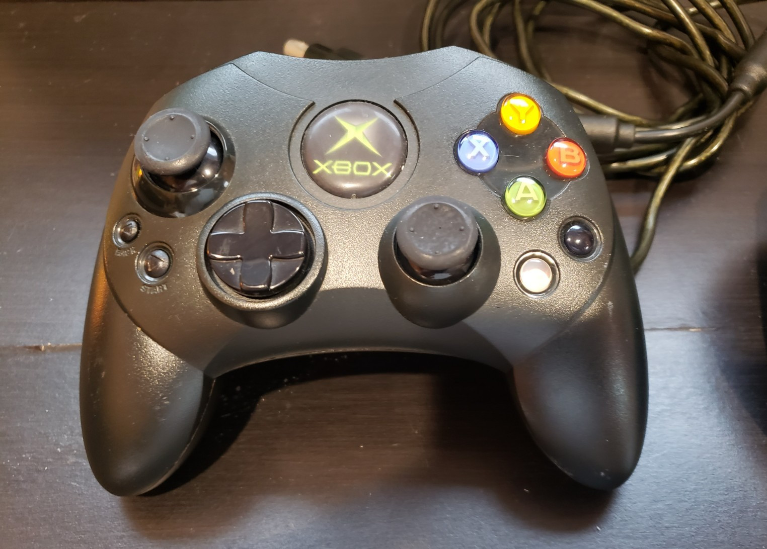 2 Xbox Microsoft Corded Controllers – S Type – Breakaway 9 ft. cords – X08-69873