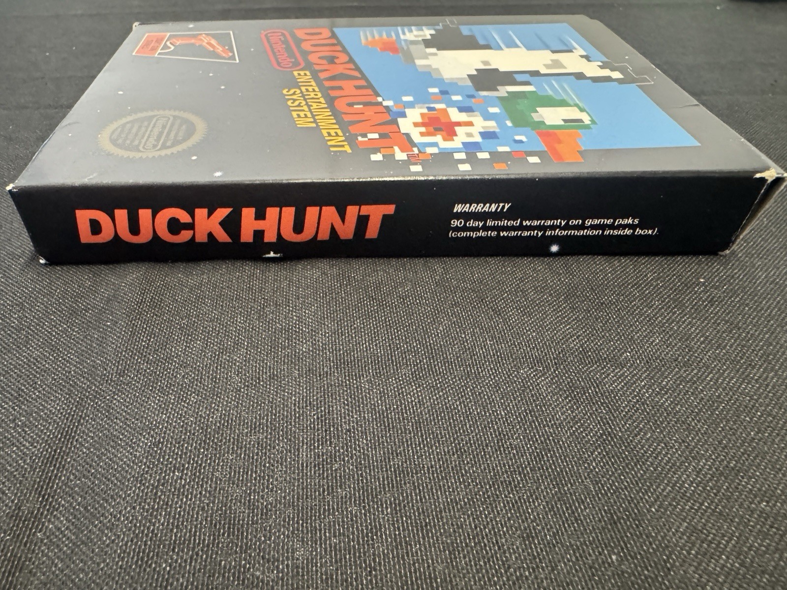 Duck Hunt (Nintendo NES, 1985) IN BOX (MISSING MANUAL) W/ Gray Zapper
