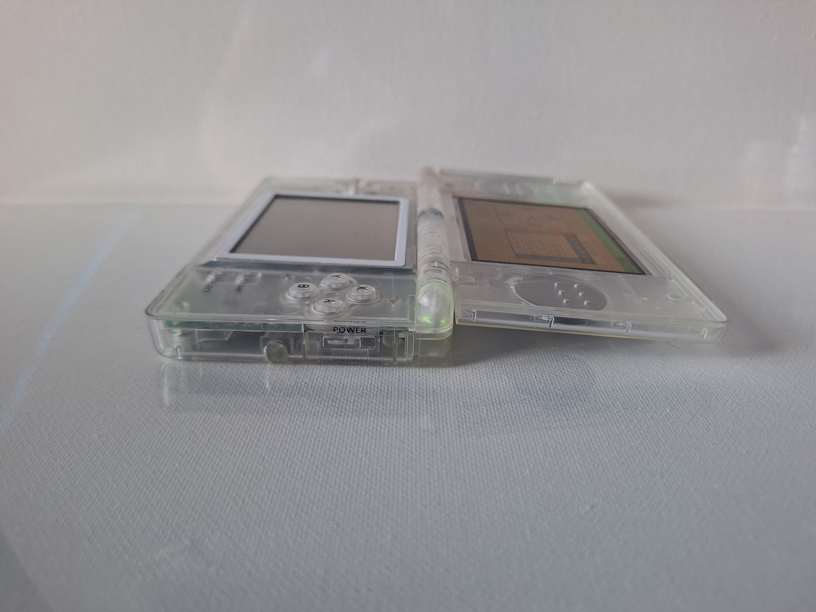 Nintendo DS Lite Handheld System – Clear works with issues No Charger READ DESC
