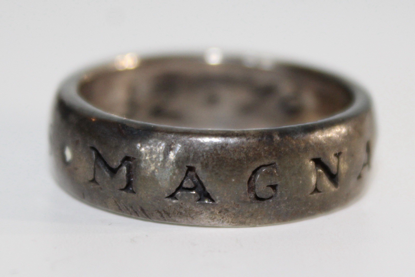 LIMITED UNCHARTED Nathan Drake Collectible Ring(415/1000) + FREE RARE Flashlight