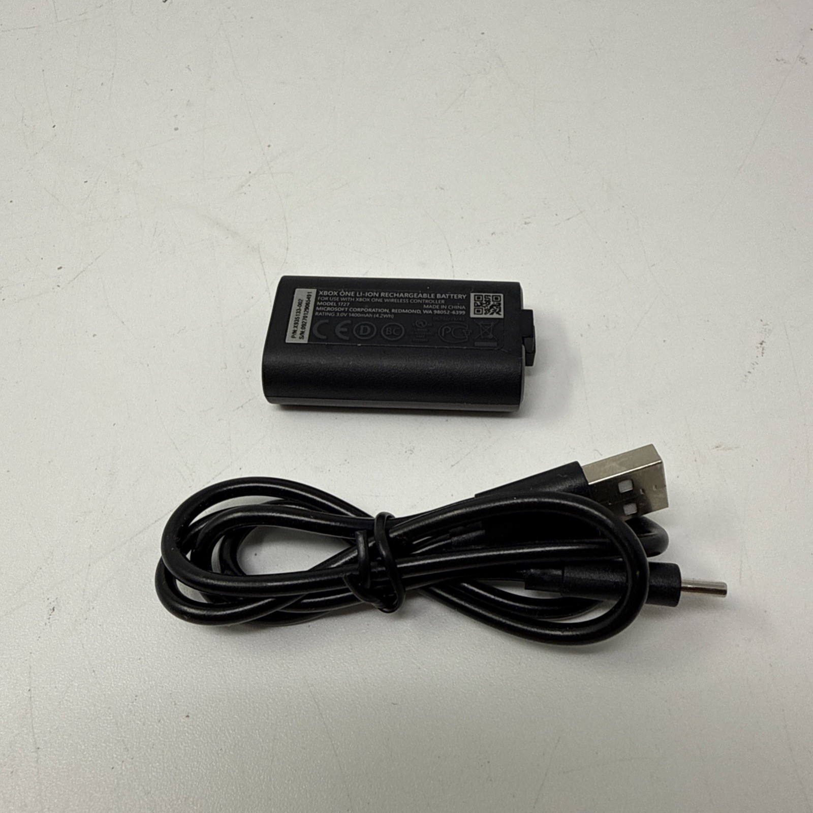 Xbox Rechargeable Battery Pack 1727 + USB-C Cable for Wireless Controller Black
