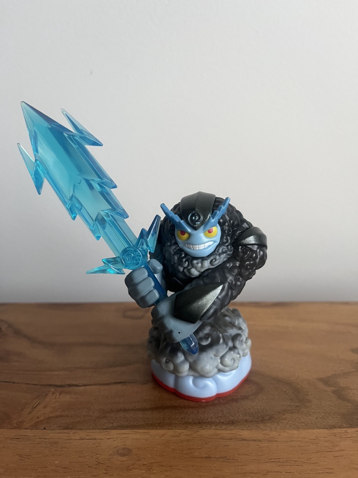 Skylanders Trap Team THUNDERBOLT Trap Master action figure *Excellent condition*
