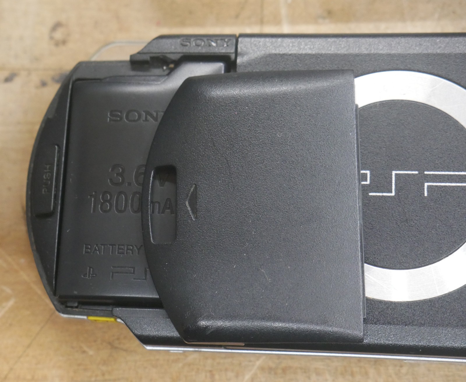 Sony PSP-1001 Piano Black & Games & Movies & Charger & Battery READ