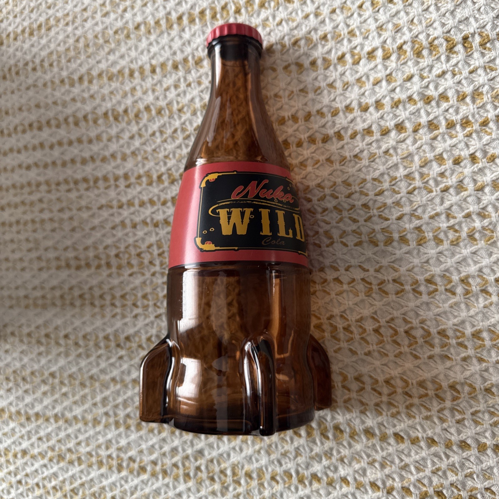 Fallout Authentic Nuka Cola Wild Collectibles Glass Bottle & 10 Caps !