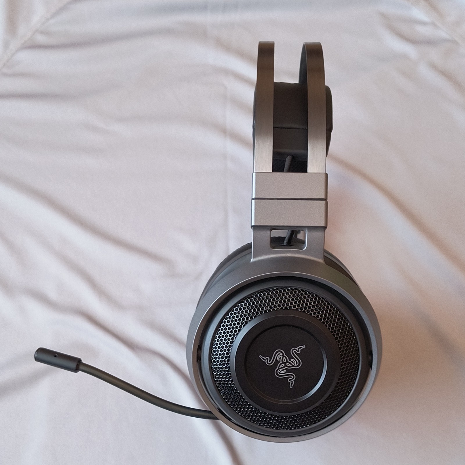 Razer Nari Ultimate Wireless Hypersense Haptic Surround Headset Black USB/3.5mm