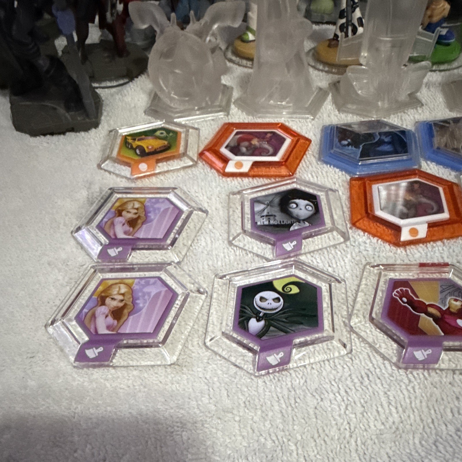 Disney Infinity 2.0 Xbox 360 Lot: Figures, Power Discs, 2 Base Portals + Game