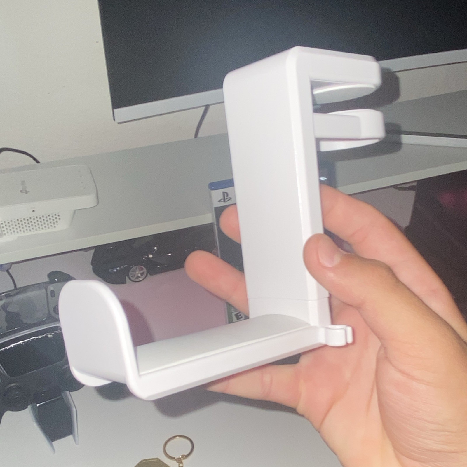 Gtheos captain 300 wireless headset with detachable mice and headset holder.