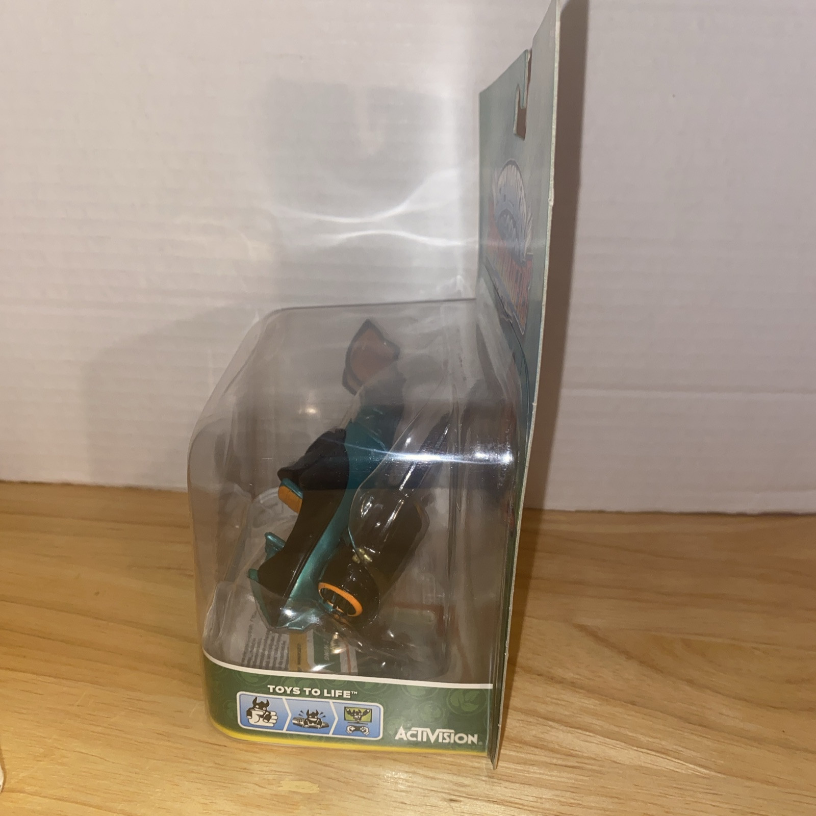 BNIB Skylanders Superchargers Buzz Wing Sky Vehicle Figure