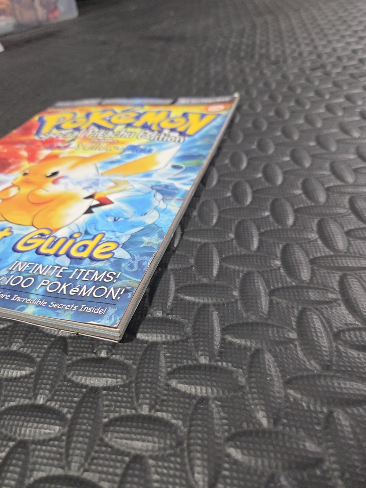 Pokémon Special Pikachu Edition Perfect Guide Red Yellow Blue W/ Poster