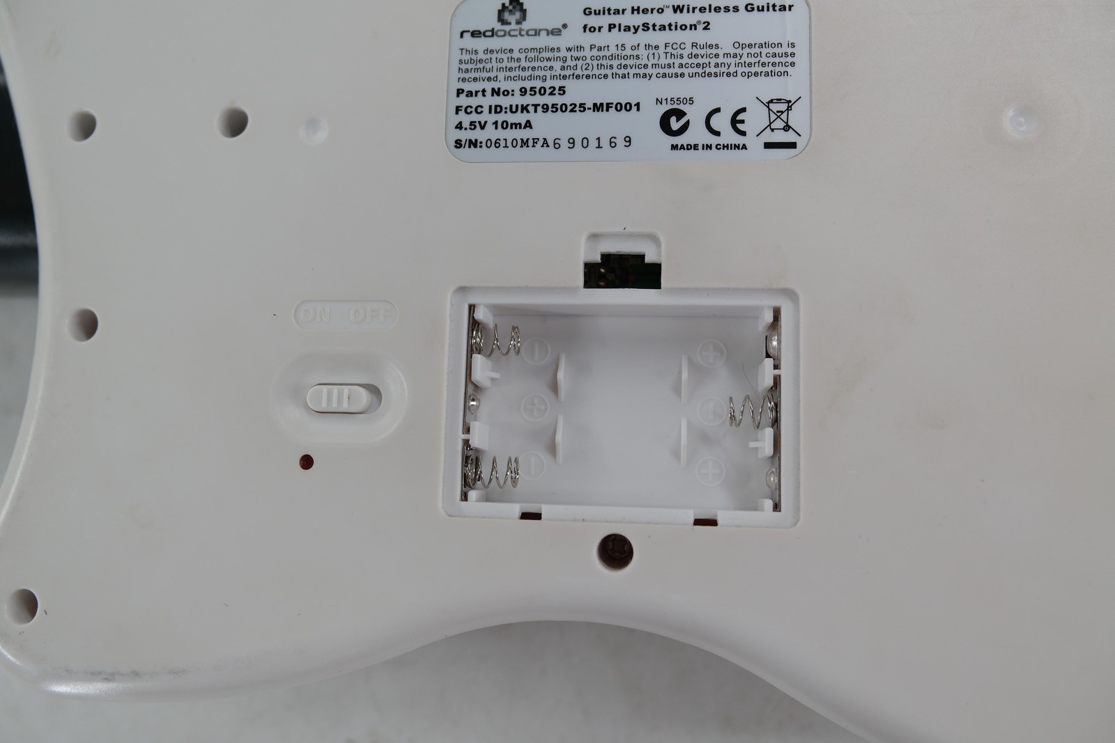 RedOctane Wireless Guitar Controller White For PlayStation 2 PS2 NO DONGLE
