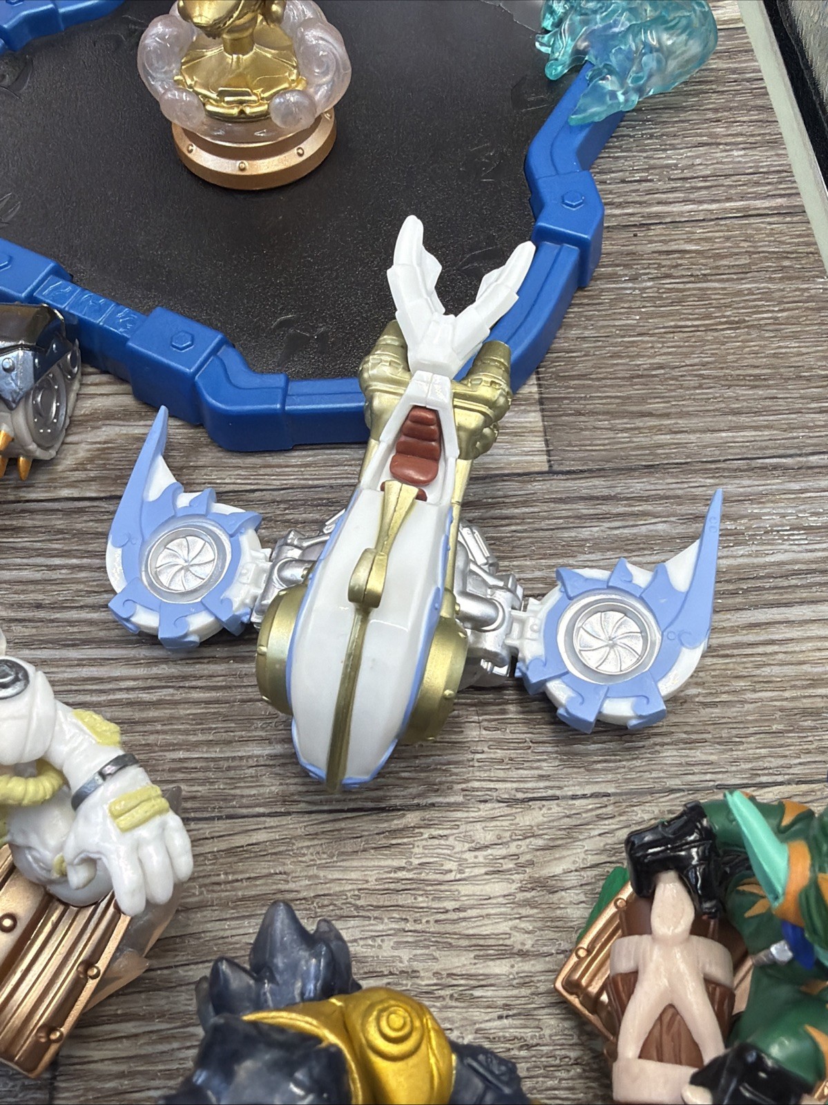 Huge Skylanders Lot! 16 Figures, 2 Portals, Superchargers Wii U Game-ACTIVISION