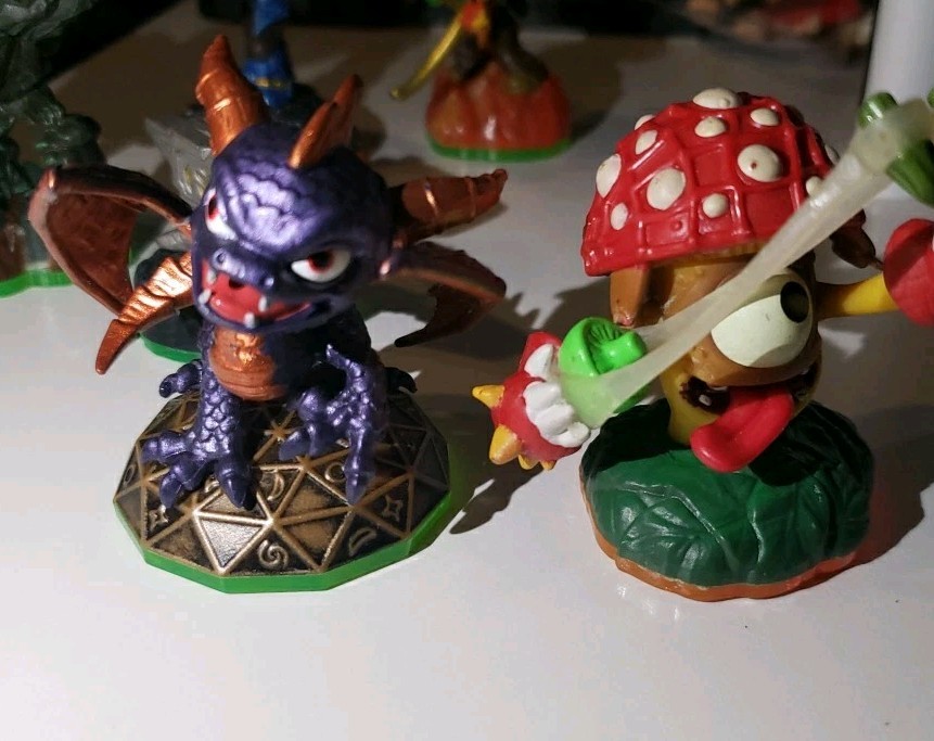Skylanders And Skylanders Giants Mixed Lot Sprocket,spyro,flames lingerie,