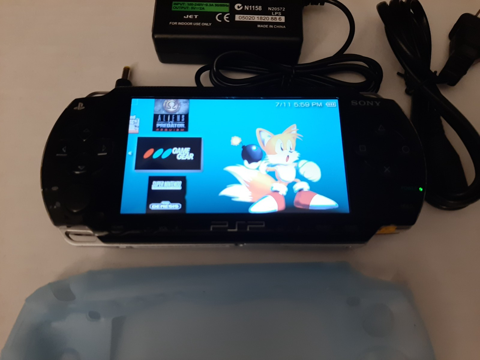 Sony PSP-1001 (ARK-4 CFW) 16 GB Console Bundle New Battery Read