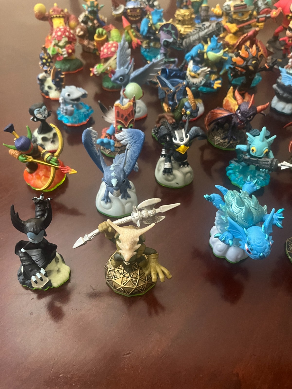LARGE SKYLANDERS LOT: 40+Figures, 4 Vehicles, Items, Card/Stickers,PORTAL/GAMES!