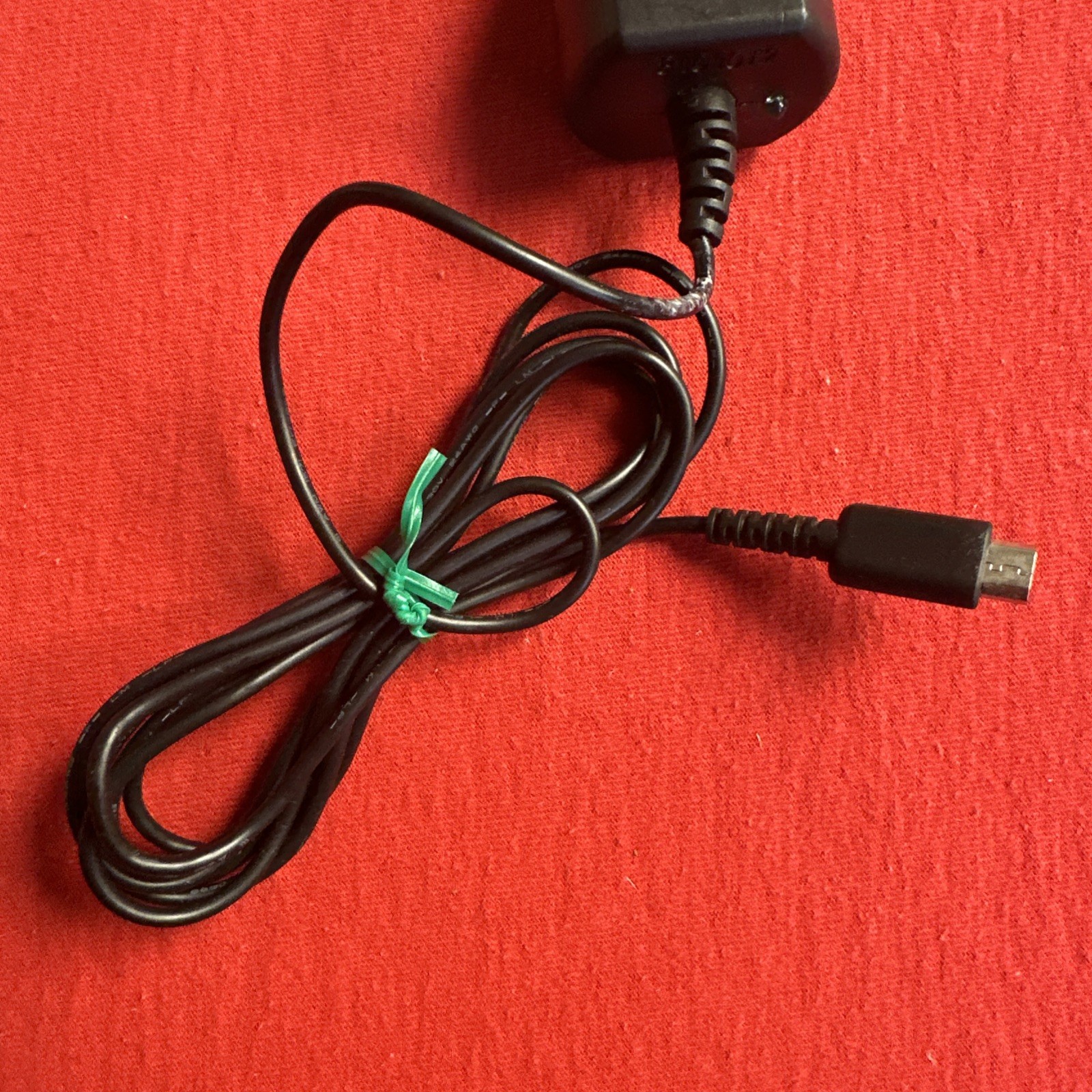 Nintendo DS Car Charger Original Good Condition DC 12v / DC 5.2V 450mA