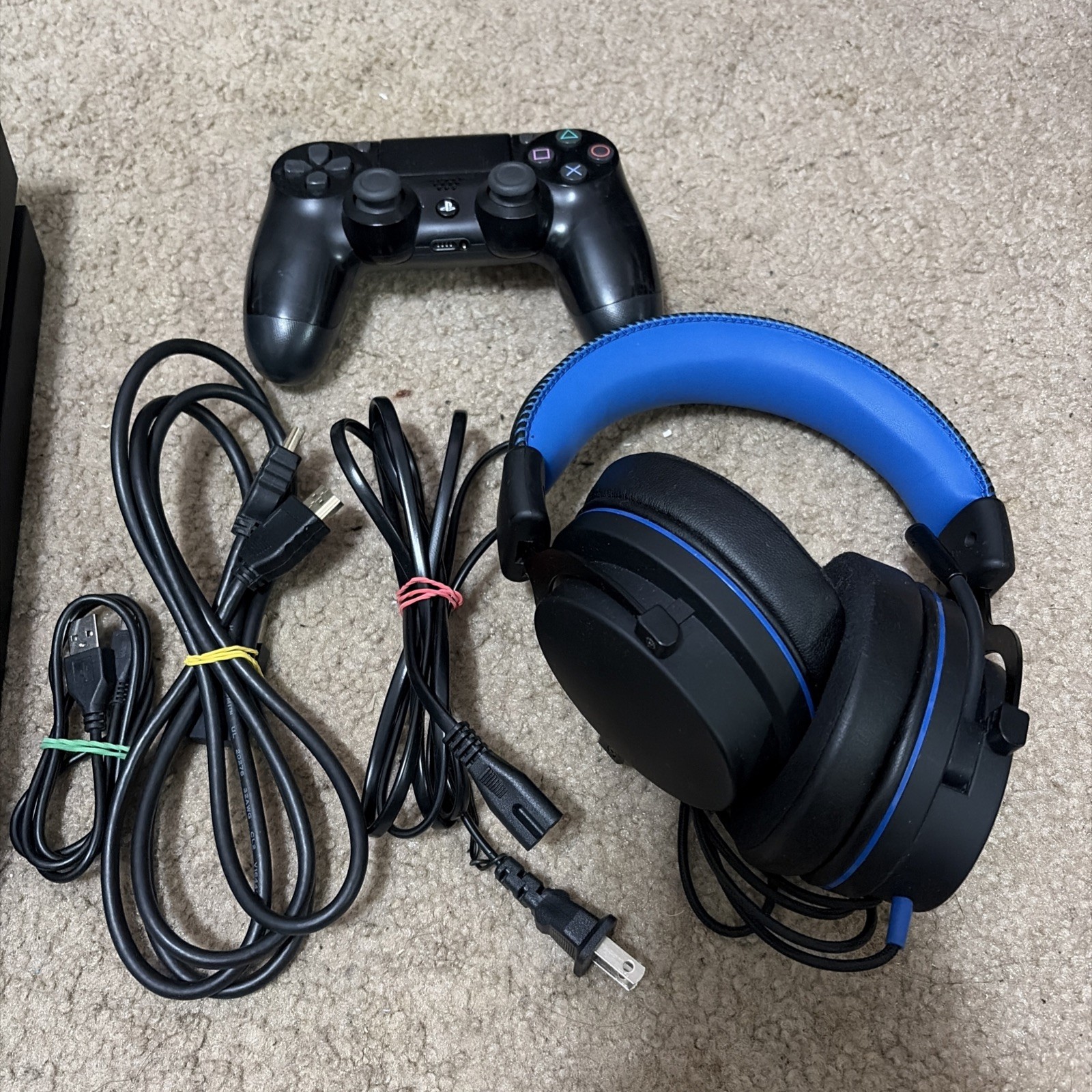 Sony PlayStation 4 500GB Black Console PS4 CUH-1215A w/ Controller 2 Games