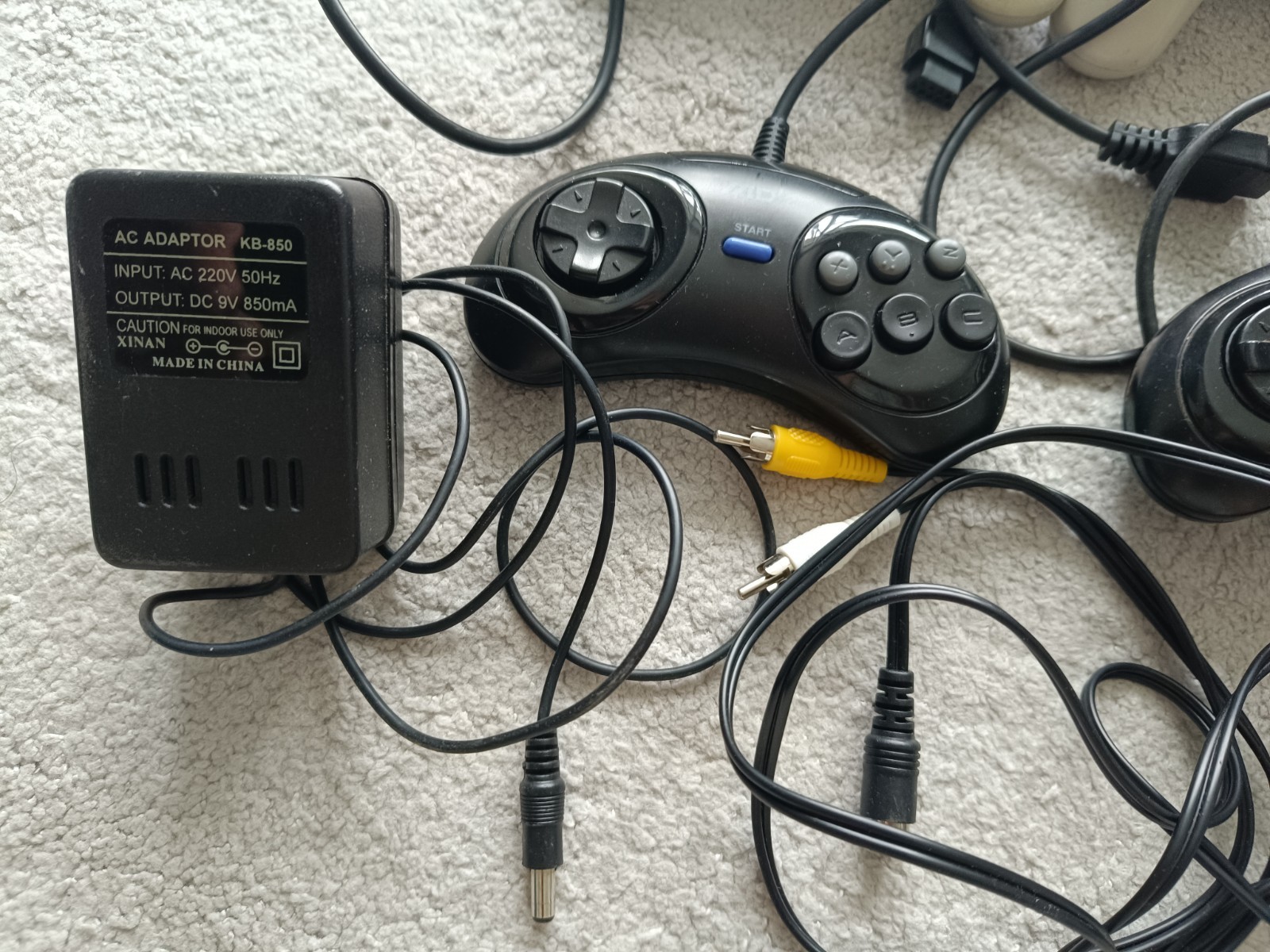 Set of consoles Sega Mega Drive 2.Full set.Cartridge Mortal Kombat 3.Working
