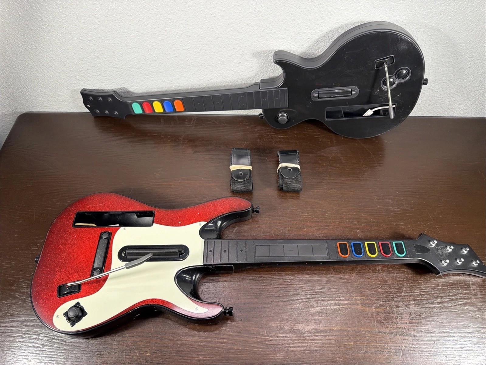 RedOctane Wii Guitar Hero 5 Guitar + Gibson Style Knockoff Wireless Controller