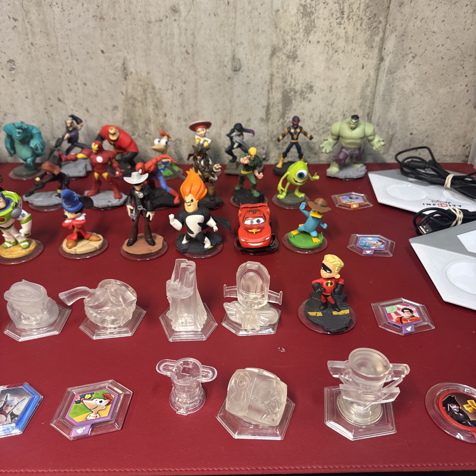 Disney Infinity Character Figure Pack Lot of 47 Figures Portals and Accessorie H