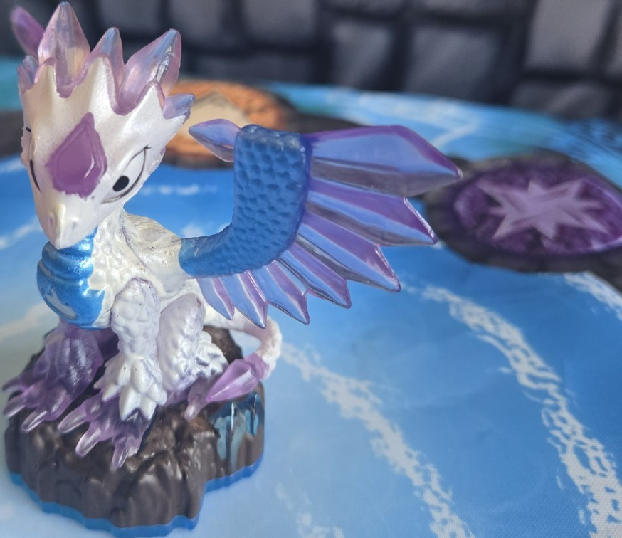 Activision Skylanders Flashwing Character Figure Purple Blue Dragon