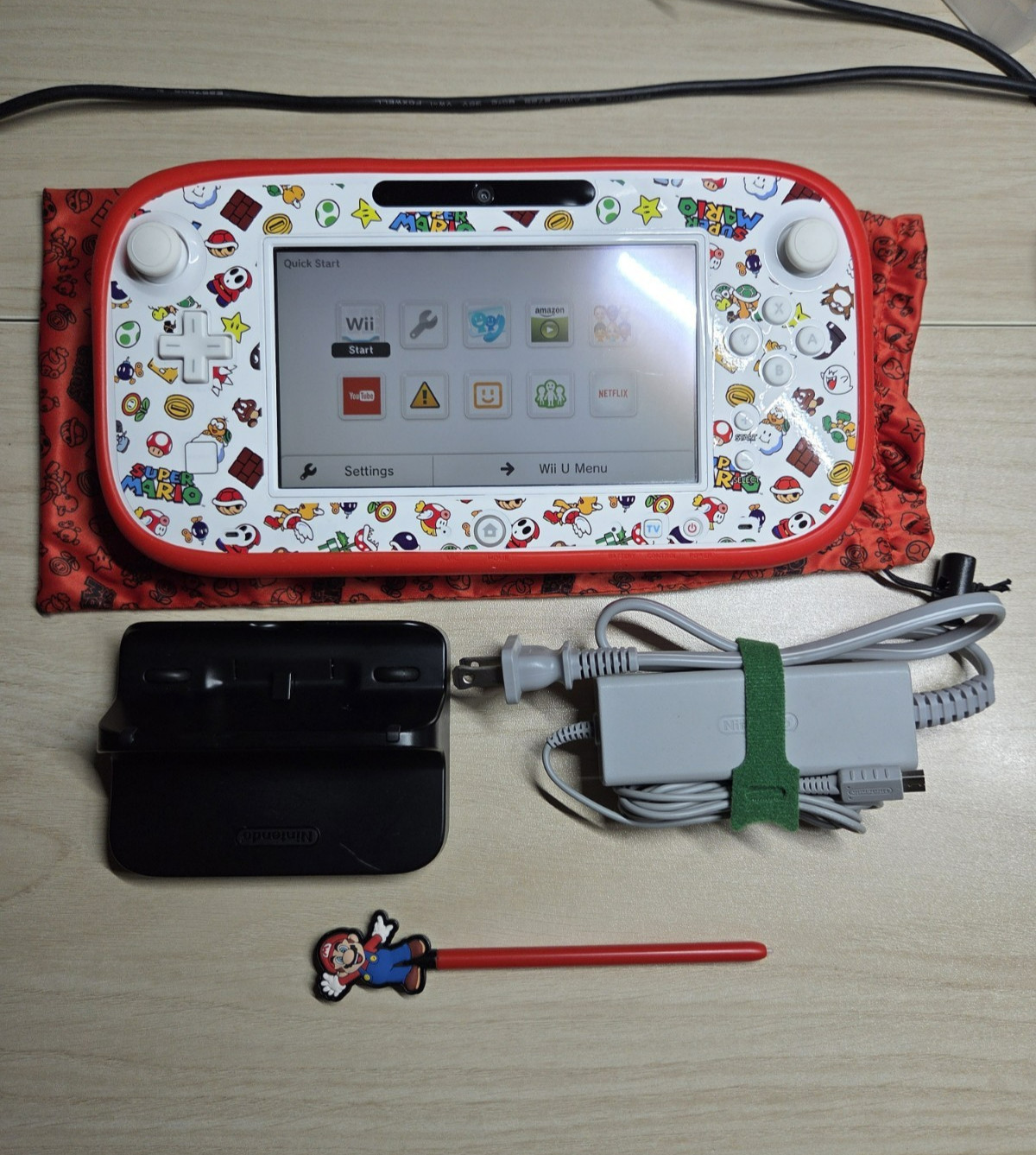 Wii U Game Pad WUP-010(USA) Charger & Stand with Stylus Tested Working Very Good
