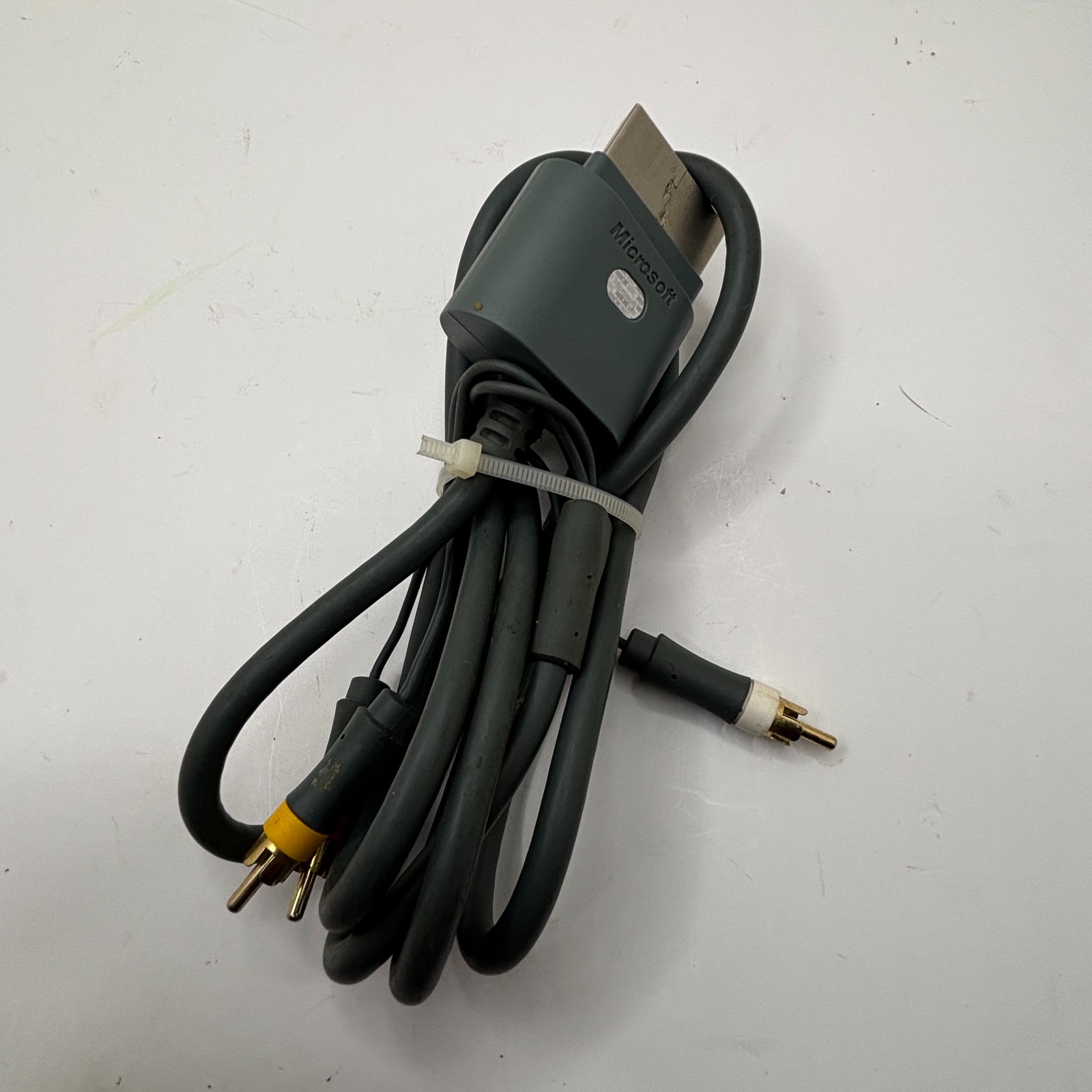 Microsoft Xbox 360 Composite AV Cable X810973-001 RCA Component AV Accessory