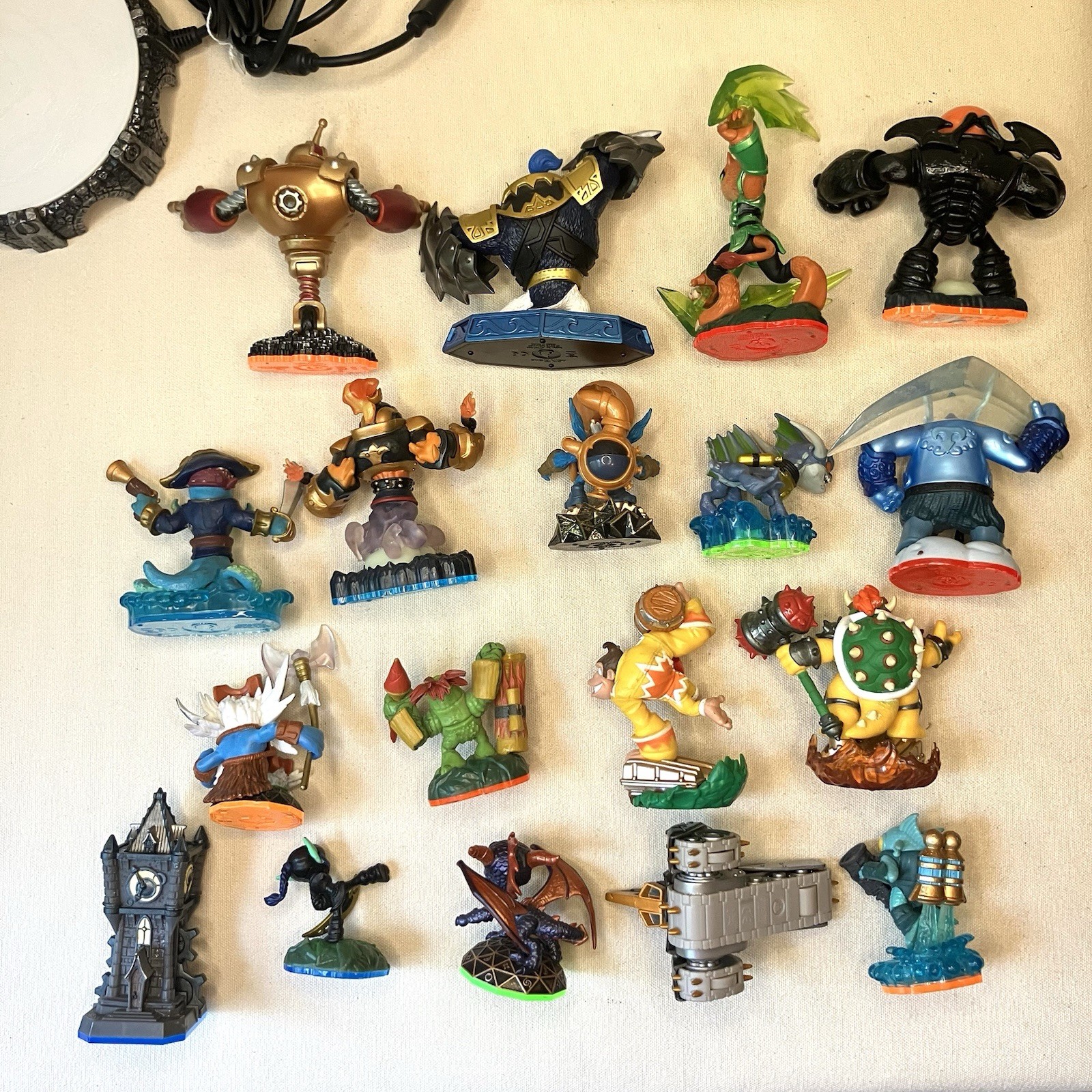 Activision Skylanders Mixed Lot – Xbox Game, Giants, Superchargers, Portal