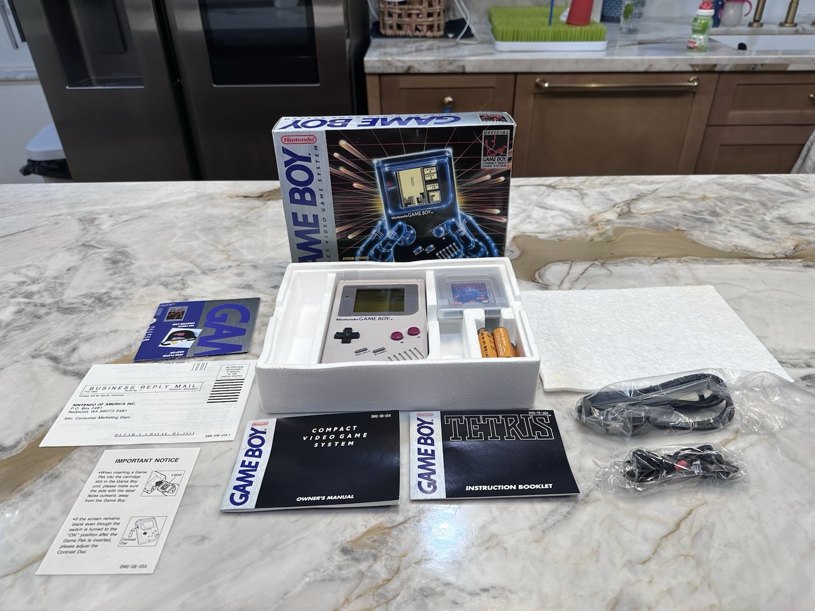 Nintendo Game Boy DMG-01 Console System Complete In Box CIB 1989