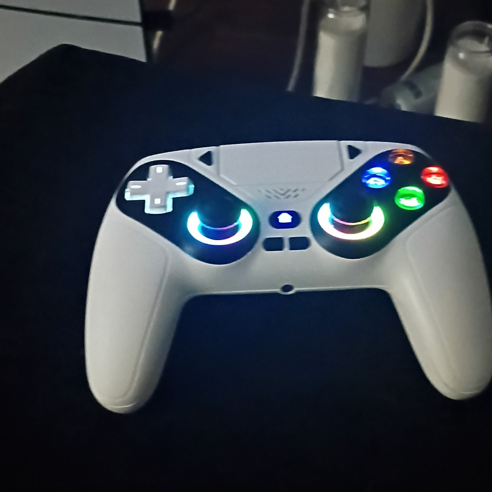Wireless PC Gamepad Controller – White with LED Light Rings, 5-10 m Range