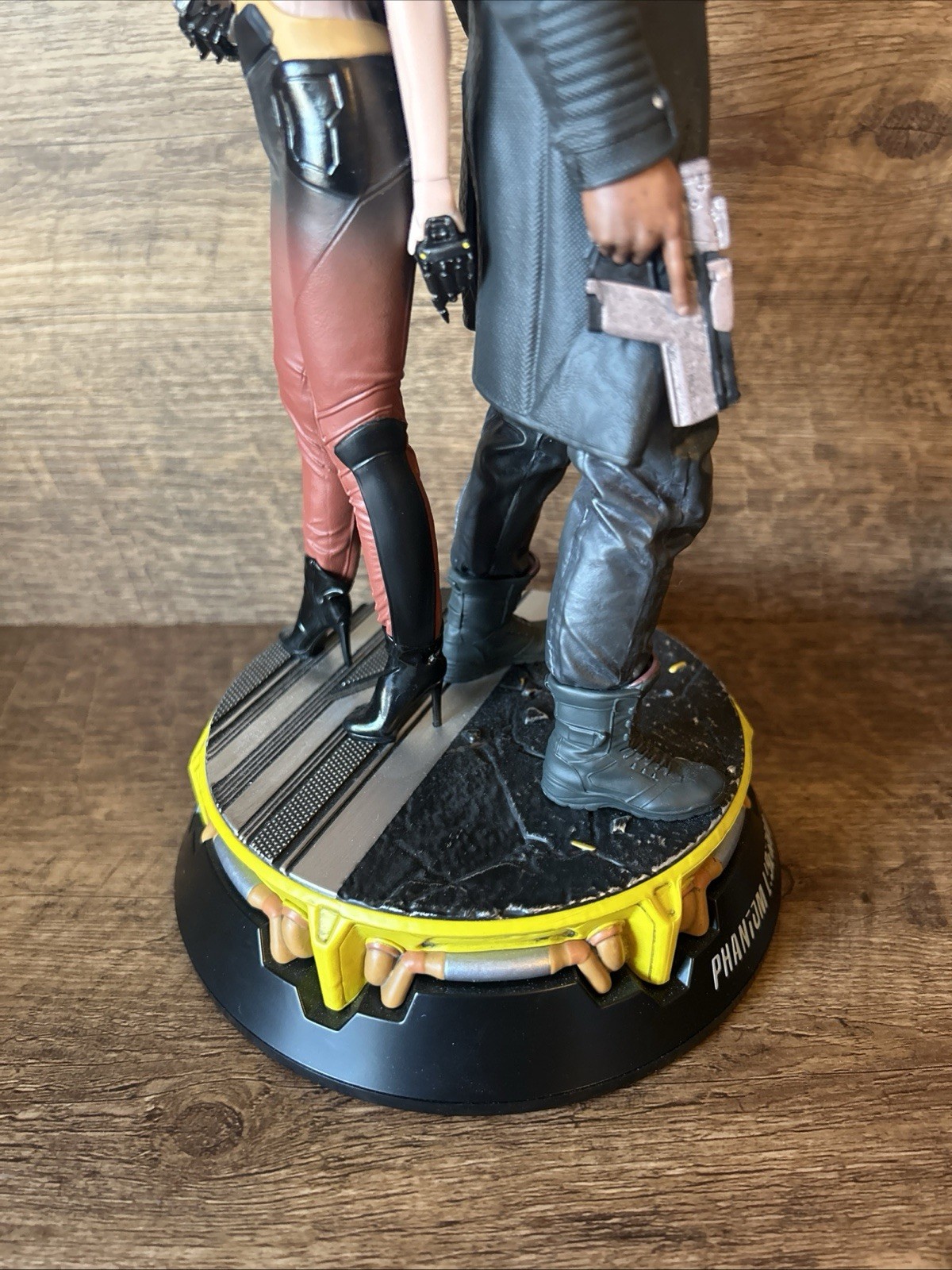 Cyberpunk 2077 Songbird & Solomon Reed Statue Only (Secret Agent) Idris Elba