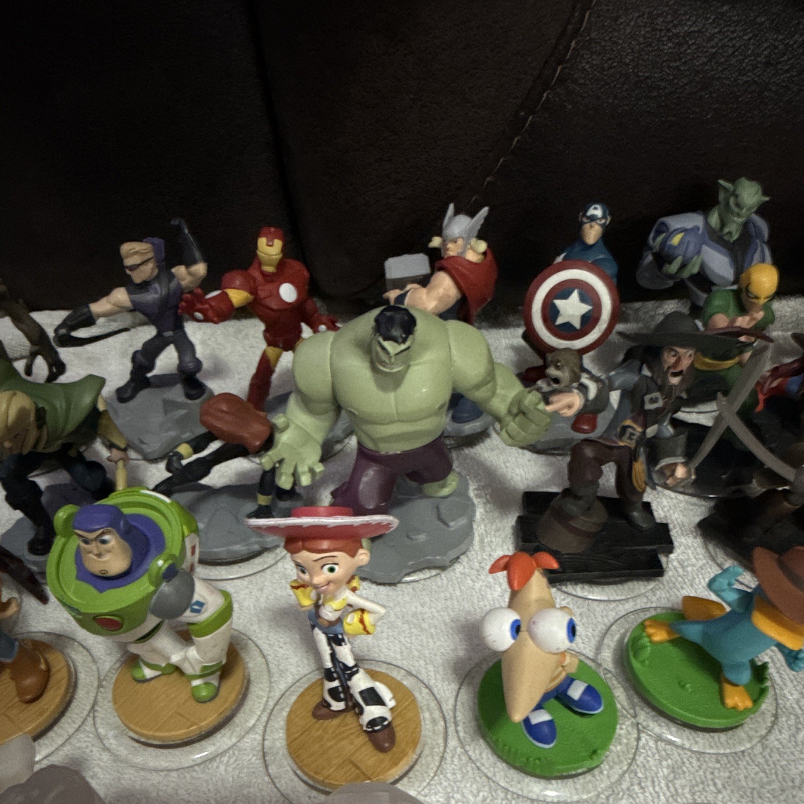 Disney Infinity 2.0 Xbox 360 Lot: Figures, Power Discs, 2 Base Portals + Game