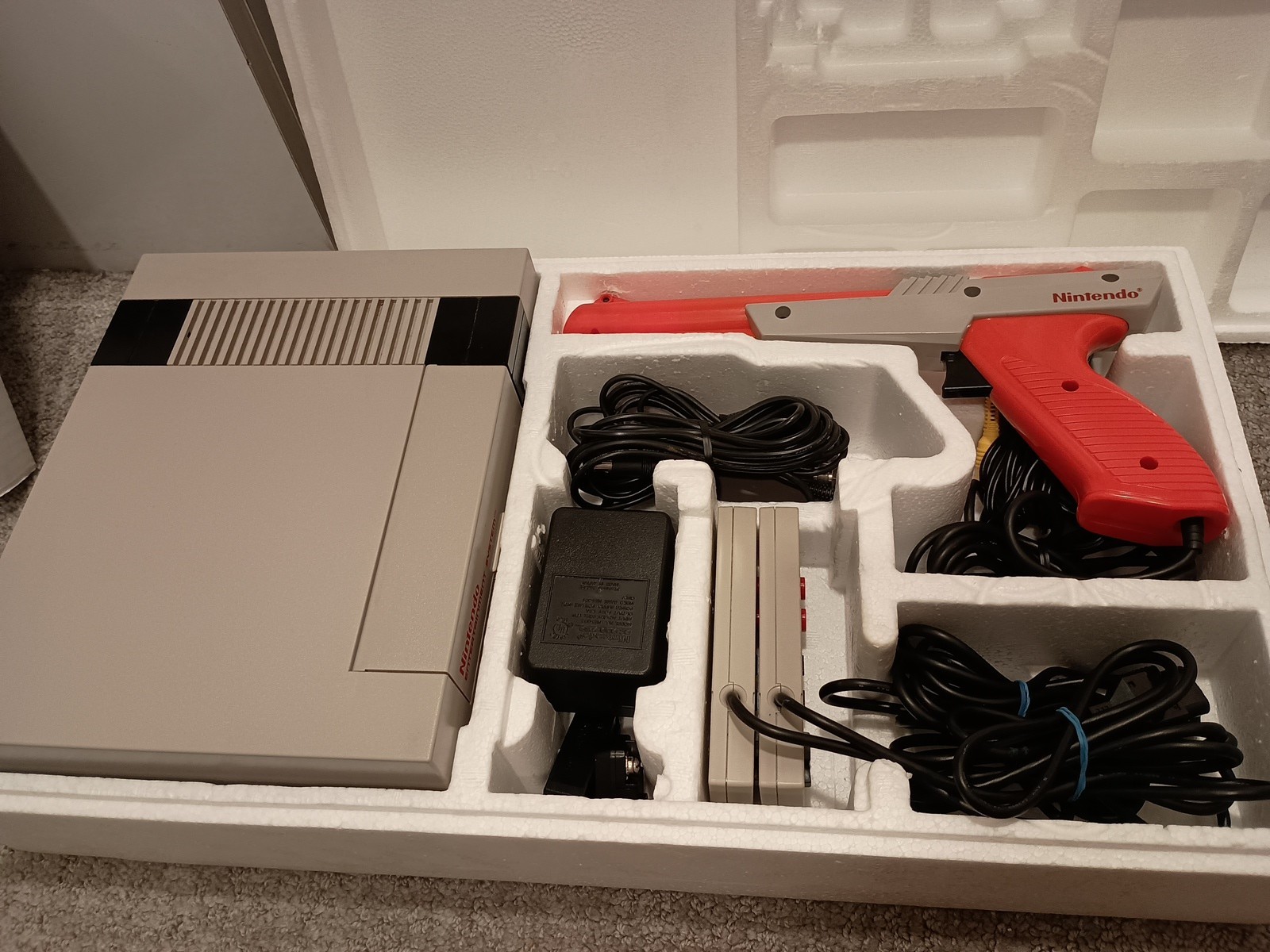 Nintendo Entertainment System Action Set Console Bundle – Great Shape!