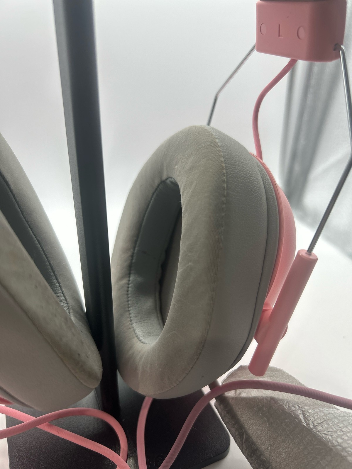 BROKEN Razer BlackShark V2 X Gaming Headset 7.1 Surround Sound Wired 3.5mm Pink