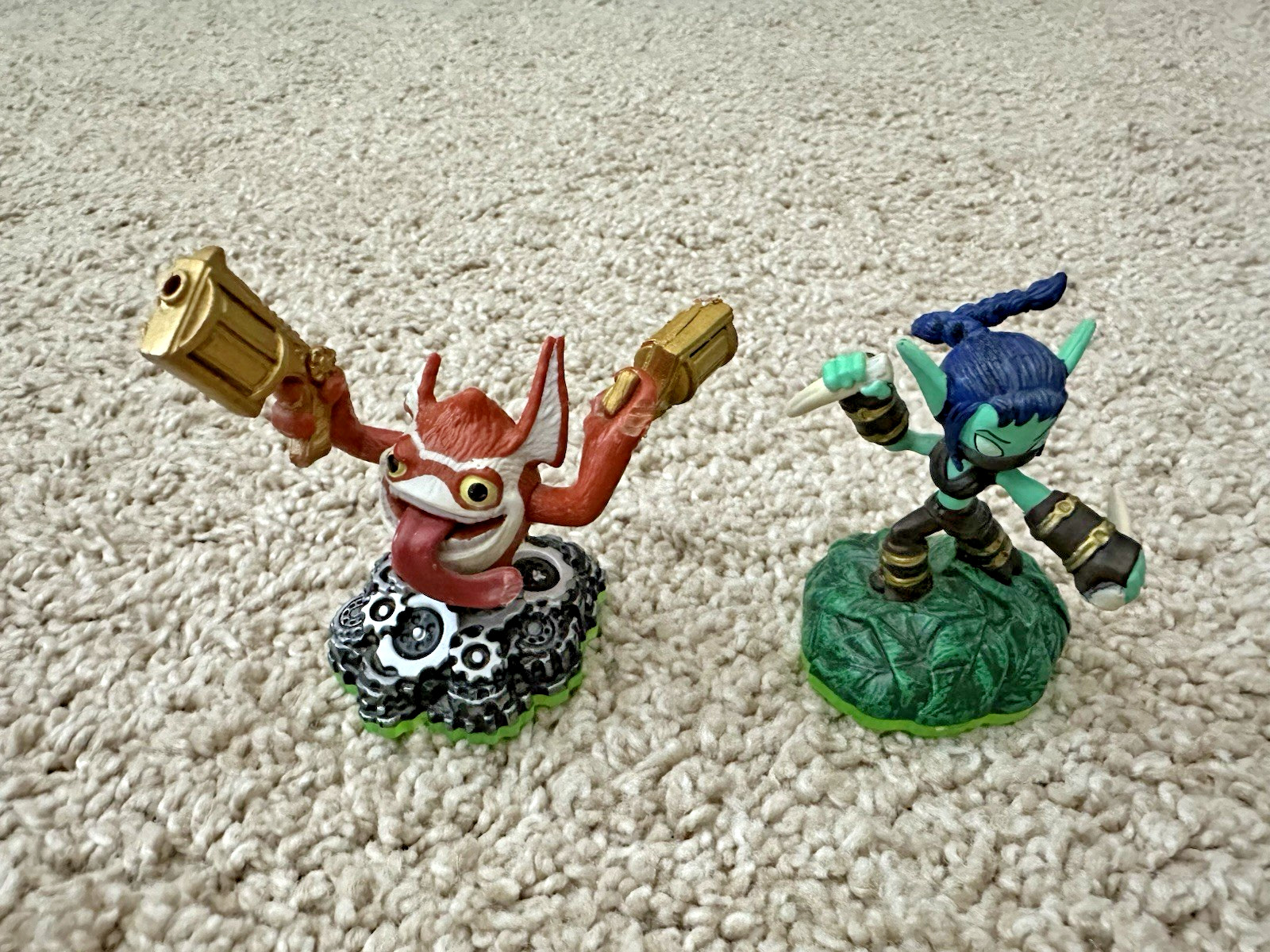 Skylanders: Spyro’s Adventure/Giants Figures(set of 13) w/ Portal of Power + USB