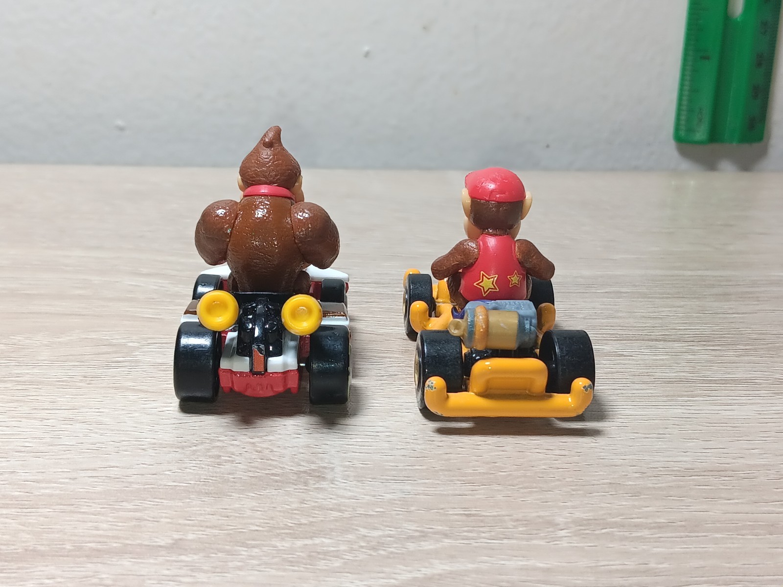 4-PK DIDDY KONG Super Mario Kart Hot Wheels Donkey Shy Guy Red Blue Pipe Frame