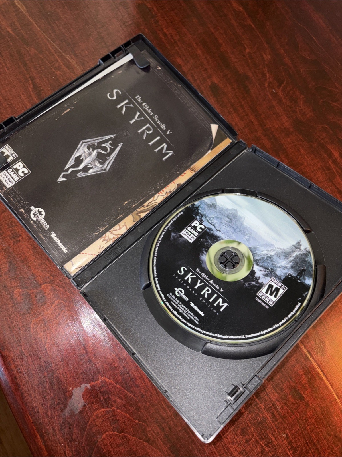 Elder Scrolls V: Skyrim — Legendary Edition (PC, 2013) Pre-owned Good Condition
