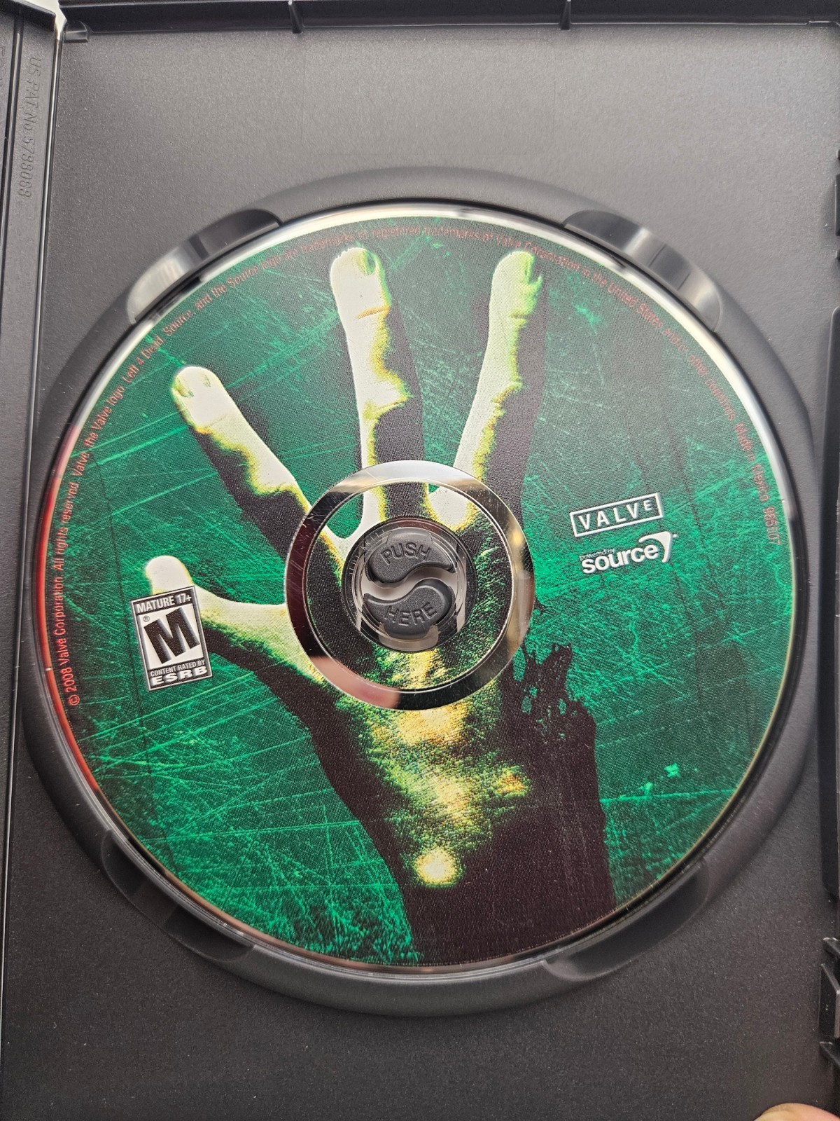 Left 4 Dead Horror Zombie PC CD-ROM Video Game By Valve Corporation 2008