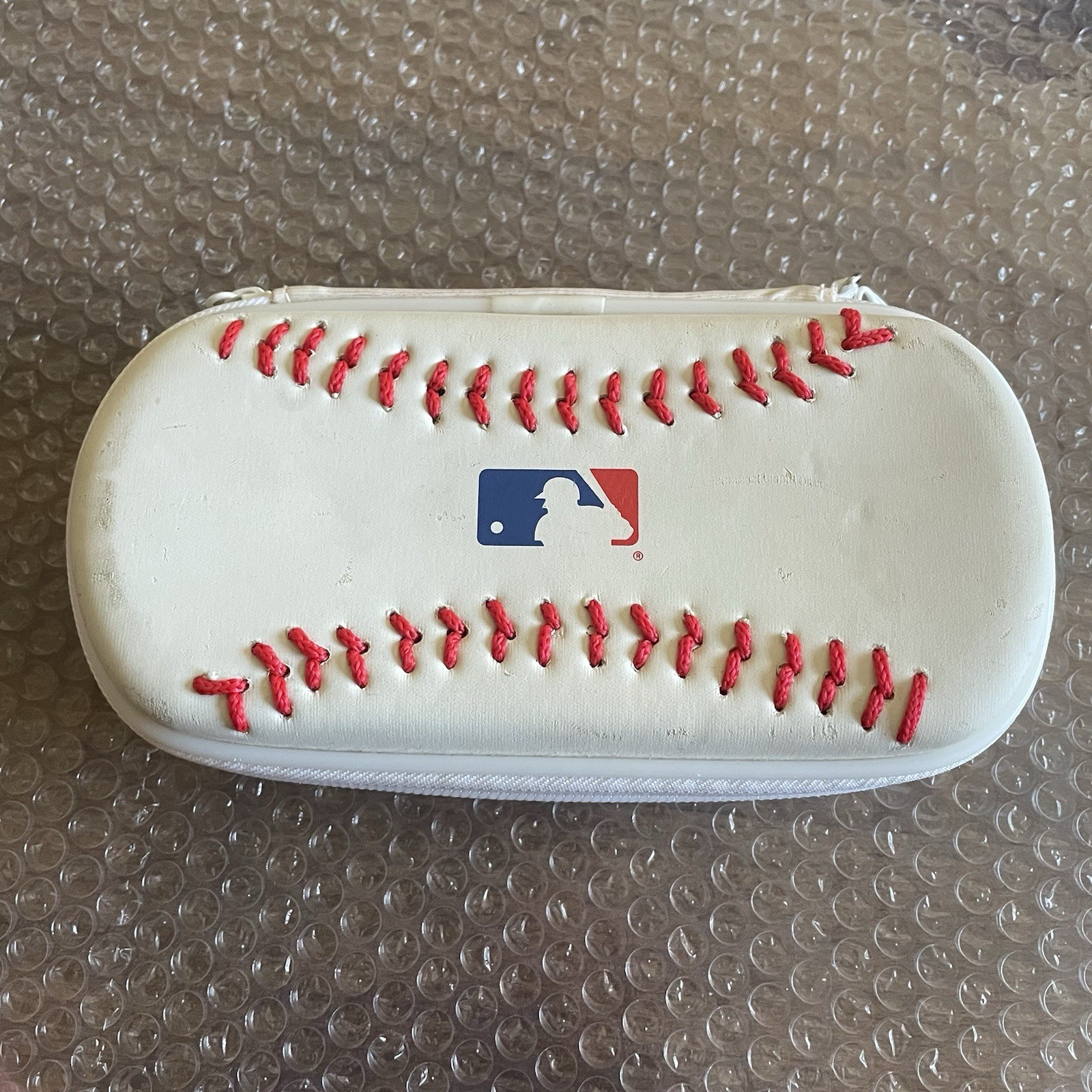 PSP 3000 Custom Red/White, Extremely Rare Mad Catz MLB Case/Promo Screen Cleaner
