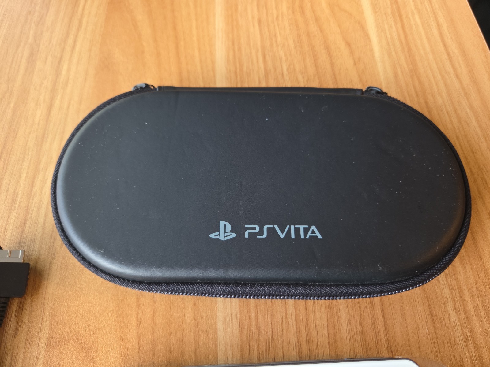 SONY PS Vita PCH-1000 Crystal white W/ Charger