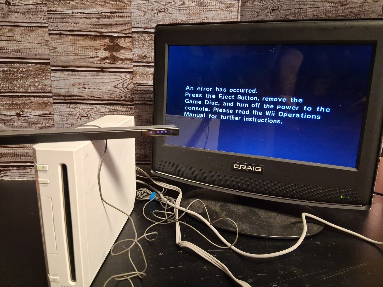 Nintendo Wii RVL-001 512 MB Console White w/Cables, Sensor Works. READ!!