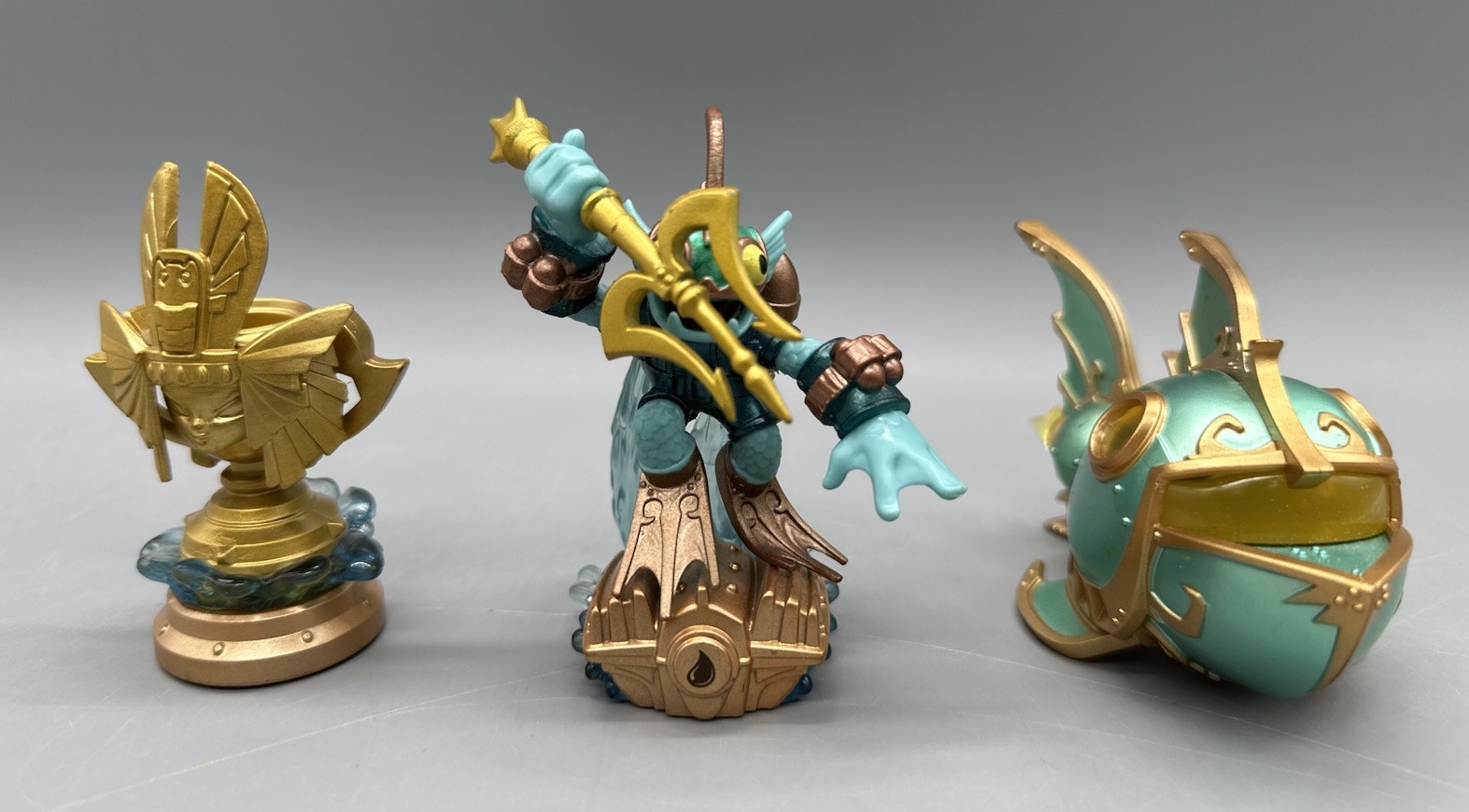 Skylanders SuperChargers Deep Dive Gill Grunt, Reef Ripper Vehicle & Sea Trophy