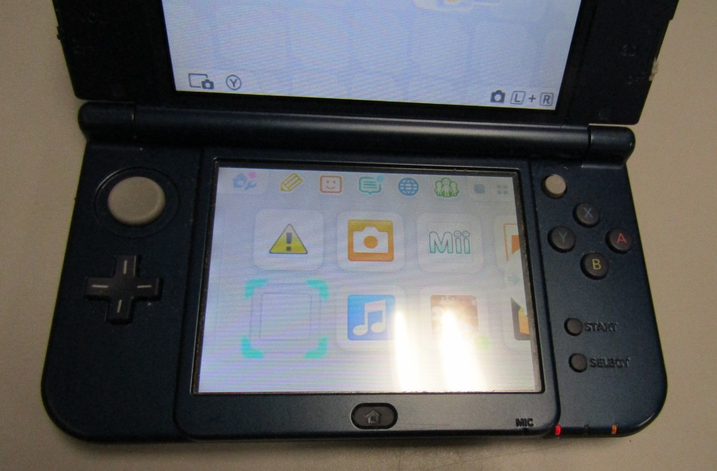 Nintendo 3DS XL Galaxy Purple Handheld Console RED-001 + charger ~ Tested Works