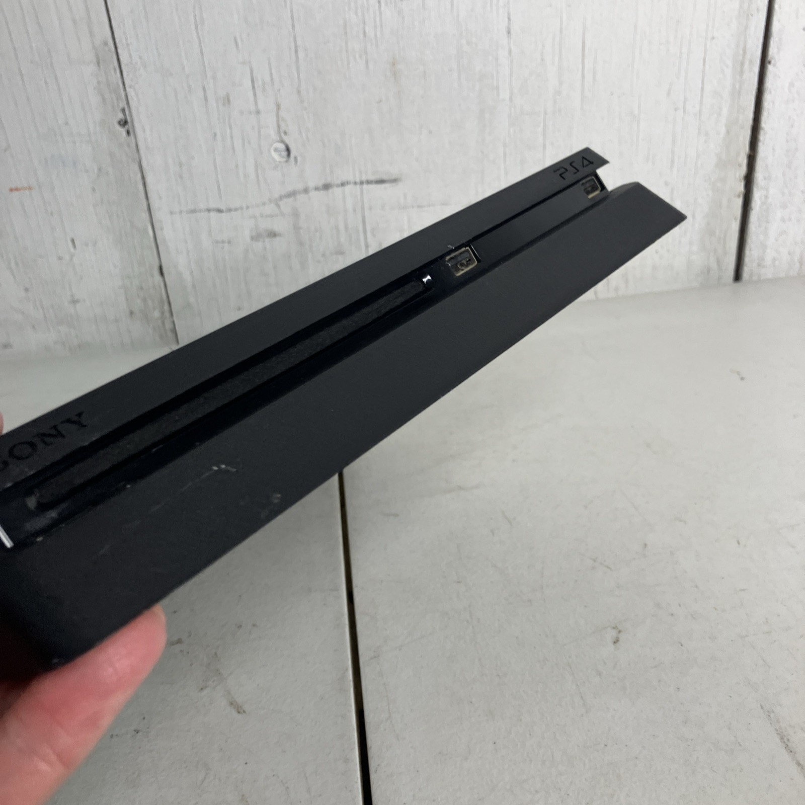 Sony PlayStation 4 Slim CUH-2015B 1TB Black Console For Parts Or Repair – HDMI