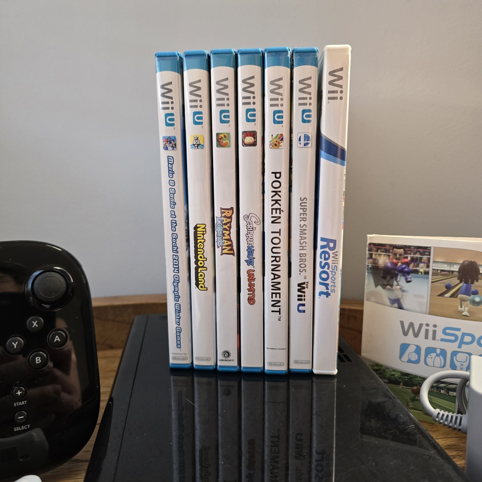 Nintendo Wii U 32GB Console Bundle GamePad Controller 8 Game Lot Mario Pokemon