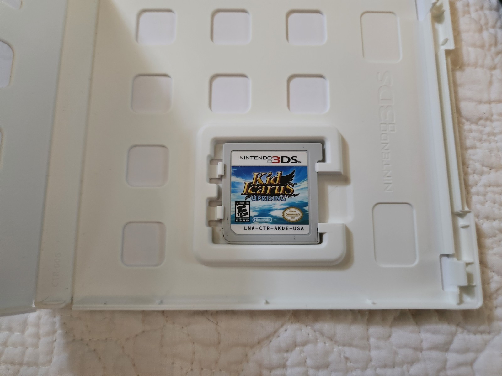 Kid Icarus Uprising 3DS Stand Included – Nintendo 3DS