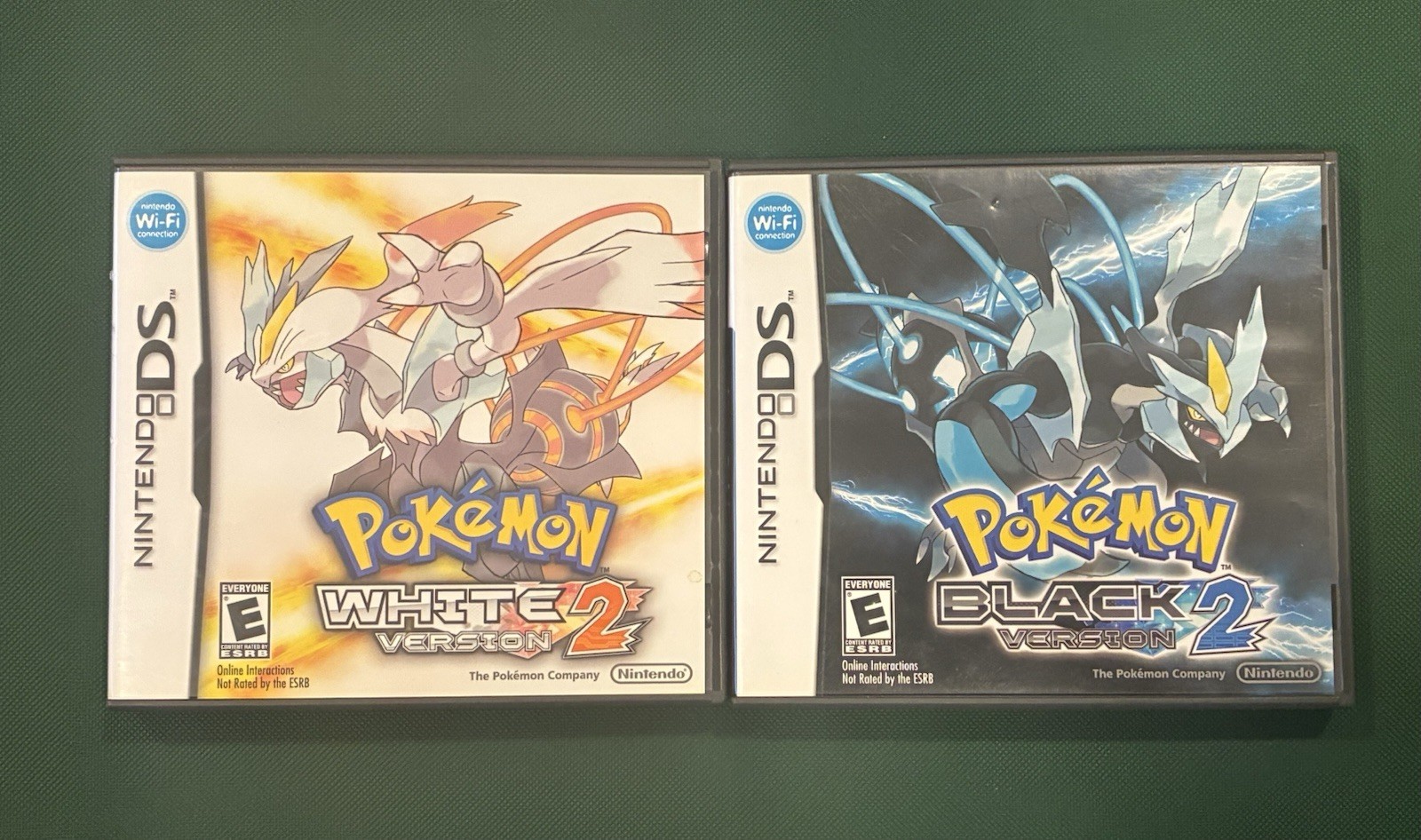 Pokemon Black 2 & Pokemon White 2 Nintendo DS Complete CIB Lot Authentic